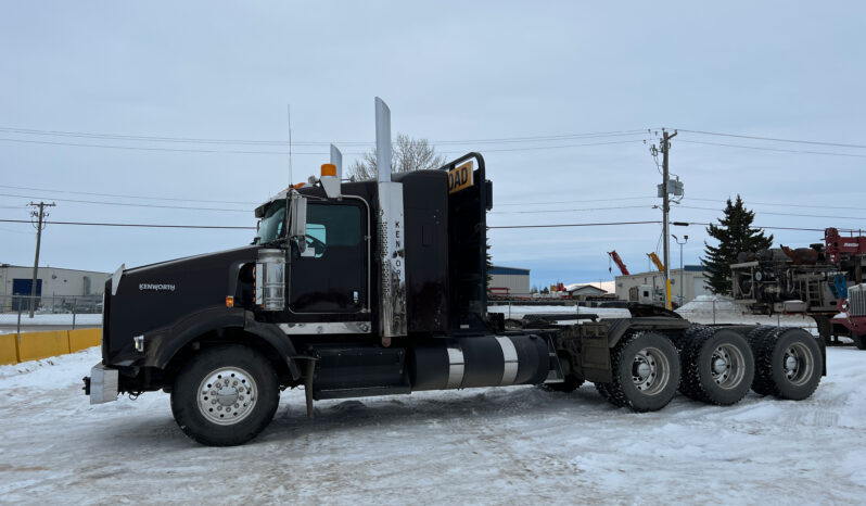 2013 Kenworth T800 Tri Drive Heavy Duty Truck for Sale