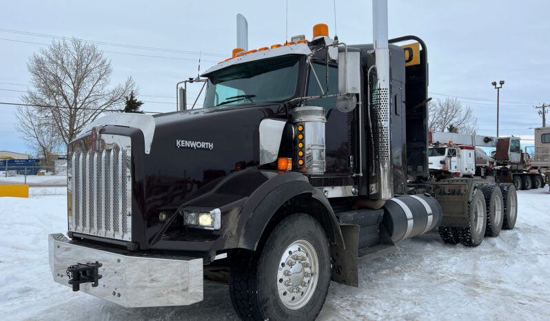 2013 Kenworth T800 Tri Drive Heavy Duty Truck for Sale