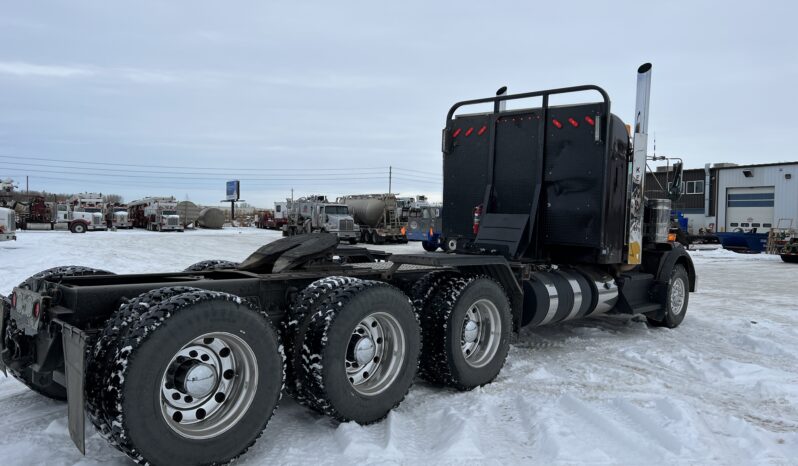 2013 Kenworth T800 Tri Drive Heavy Duty Truck for Sale